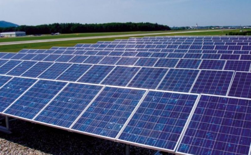 Parc fotovoltaic în zona Văii Chintăului. Viceprimarul Dan Tarcea a semnat contractul la Ministerul Energiei