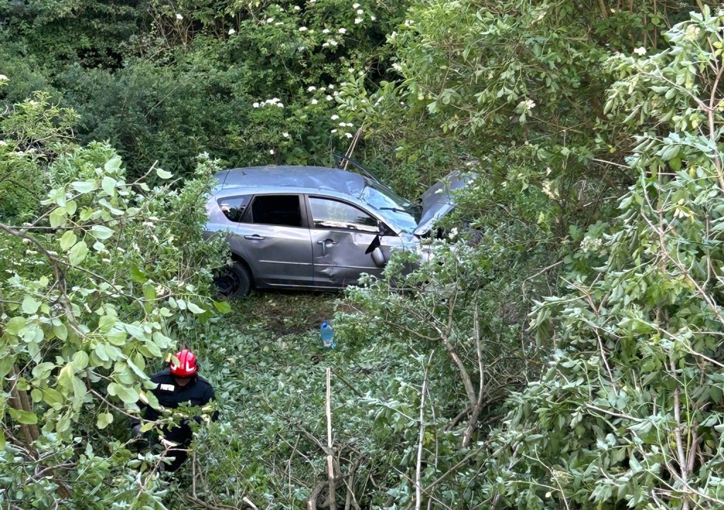 Accident rutier GRAV în județul Cluj: Patru victime, transportate de urgență la spital