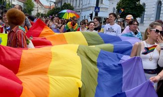 A început parada Cluj Pride 2025! Marșul a pornit din Piața Unirii prin centrul Clujului