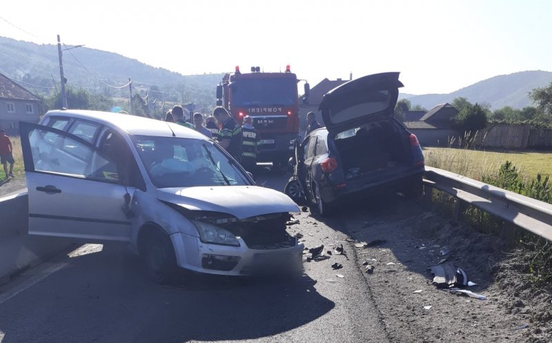 ACCIDENT la Negreni: Cinci persoane, consultate de către echipajul de ambulanţă
