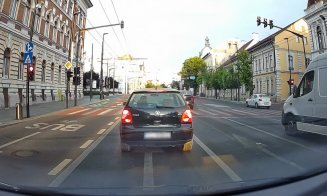 Cluj-Napoca: Daltonist sau tupeist? Pe roşu la semafor, în centul oraşului