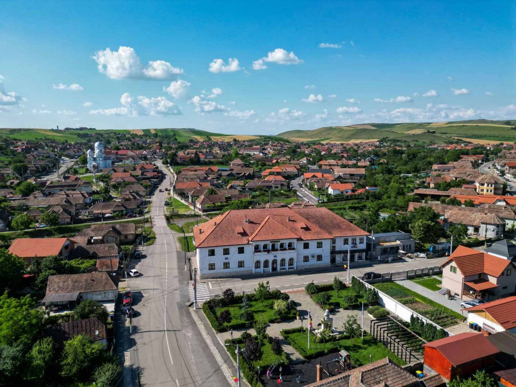 Weekend de sărbătoare într-o comună din județul Cluj: sesiuni festive, proiecții de film, activități culturale și sportive