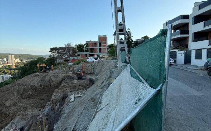 Ce se construiește pe Uliului, unde are loc NOUA alunecare de teren