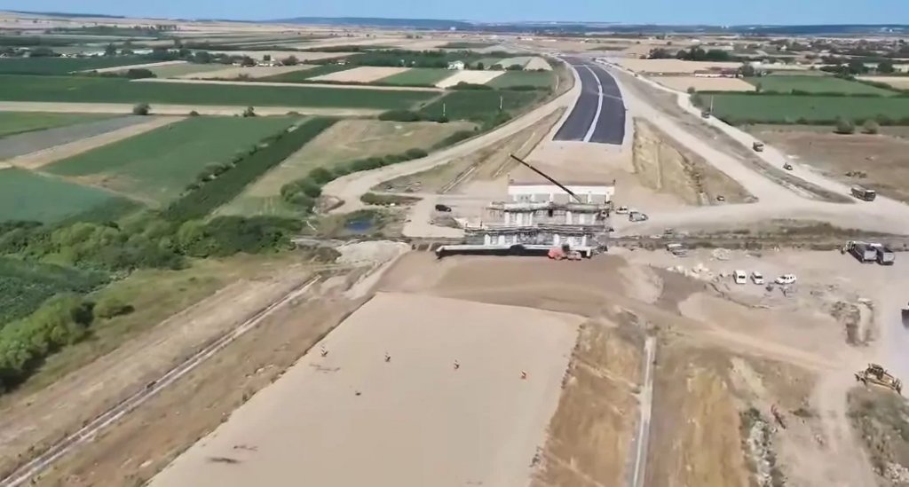 Autostrada Transilvania, secțiunea Suplacu de Barcău – Chiribiș: 520 de muncitori în șantier/ Stadiul lucrărilor