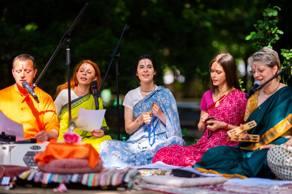 Festival Namaste India în Cluj-Napoca. Arta îmbrăcării sari-ului, Bollywood Flashmob și sesiuni de yoga