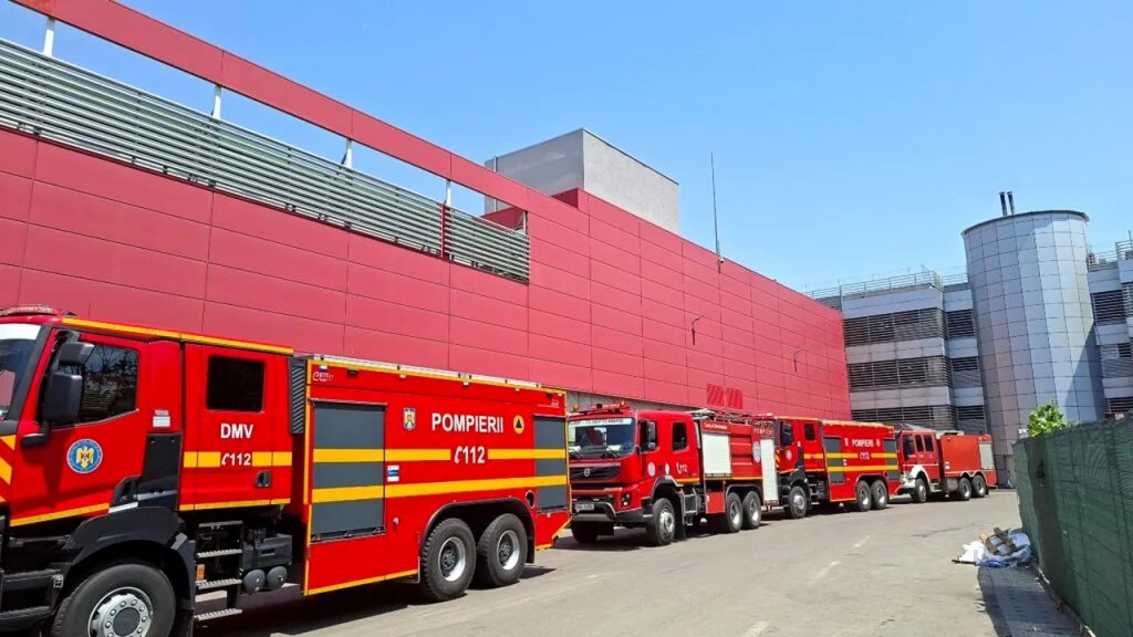 Bilanțul incendiului de la cel mai mare mall din România. Peste 1.000 de persoane au fost evacuate