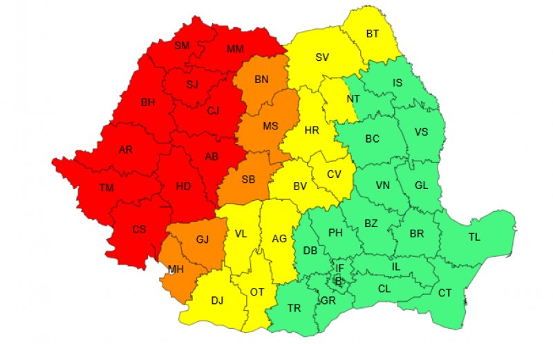 Vremea a luat-o razna! Clujul, sub COD ROȘU de furtuni și COD GALBEN de caniculă
