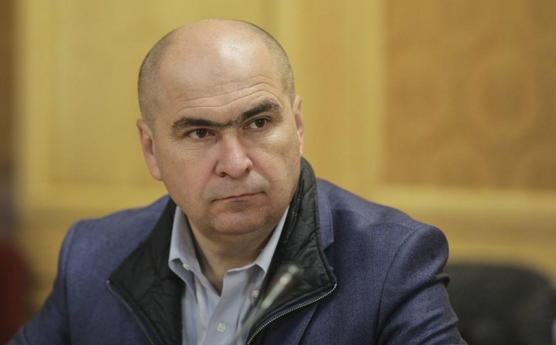 Bolojan cere ministerelor şi instituţiilor aflate în subordinea acestora reducerea deplasărilor externe