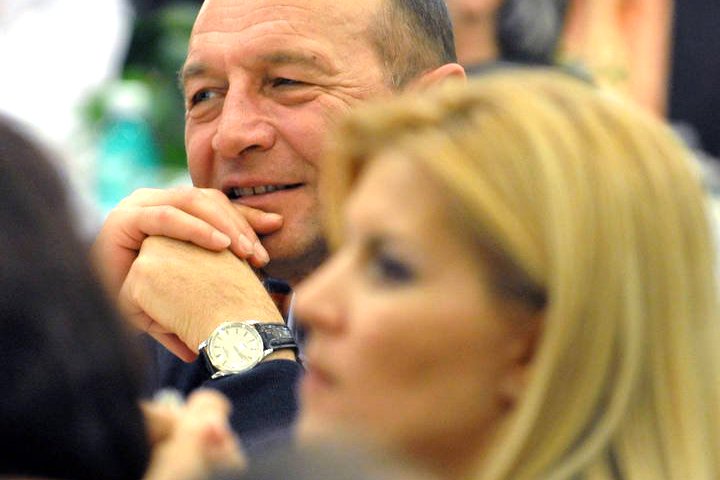 Udrea, întrebată dacă va vorbi cu Băsescu, în caz că acesta o va suna / În puşcărie nu a fost pe lista persoanelor pe care să le poată apela