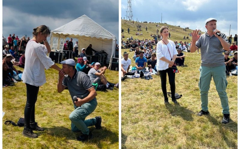 Un "DA" de neuitat, la 1.500 m altitudine. Cerere în căsătorie la Târgul de Fete de pe Muntele Găina