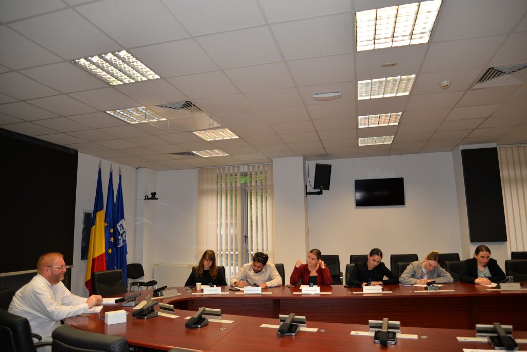 Studenți clujeni, în practică la Consiliul Județean: „Extrem de entuziaști și dornici să observe”