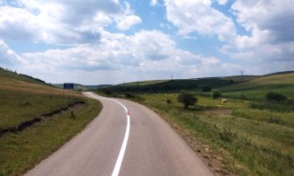Marcaje rutiere pe sute de km de drumuri județene din Cluj. Au fost realizate și 45 de treceri de pietoni