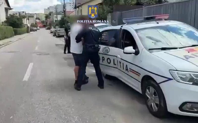Fraudă cu abonamente de telefonie descoperită de polițiștii din Cluj: doi bărbați, arestați