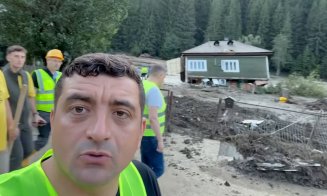 Simion și oamenii lui, la lopată, în ajutorul sinistraților de la Broșteni / ”Nu e campanie de imagine. Noi venim cu fapte, nu cu vorbe”