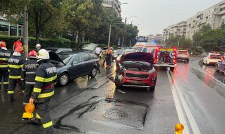 Accident între trei autoturisme pe Calea Mănăștur din Cluj. Pompierii au intervenit