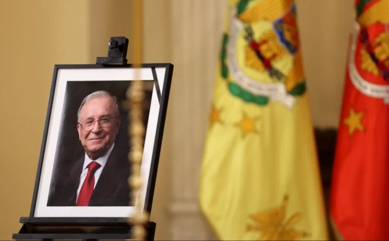 Sicriul cu trupul neînsuflețit al lui Ion Iliescu, depus la Cotroceni. Oficialii statului și foști președinți i-au adus un ultim omagiu