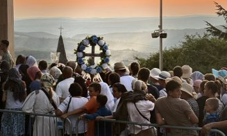 Se strâng pelerinii la Nicula pentru sărbătoarea hramului Mănăstirii