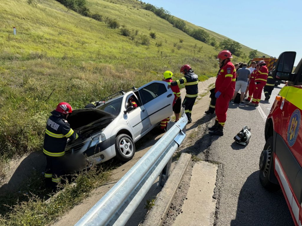 Accident pe centura Vâlcele - Apahida. Trei persoane au fost transportate la spital