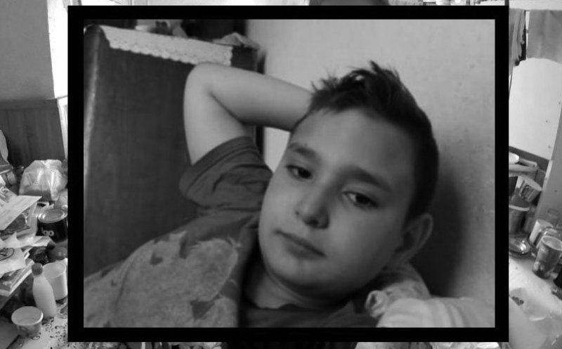 Au trecut 5 ani de când a MURIT Valentin, un copil din Cluj lăsat de mamă și bunică în seama viermilor care l-au mâncat de viu...