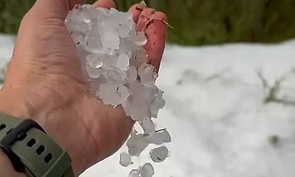 Morman bizar de grindină într-o localitate din județul Cluj, în urma furtunii