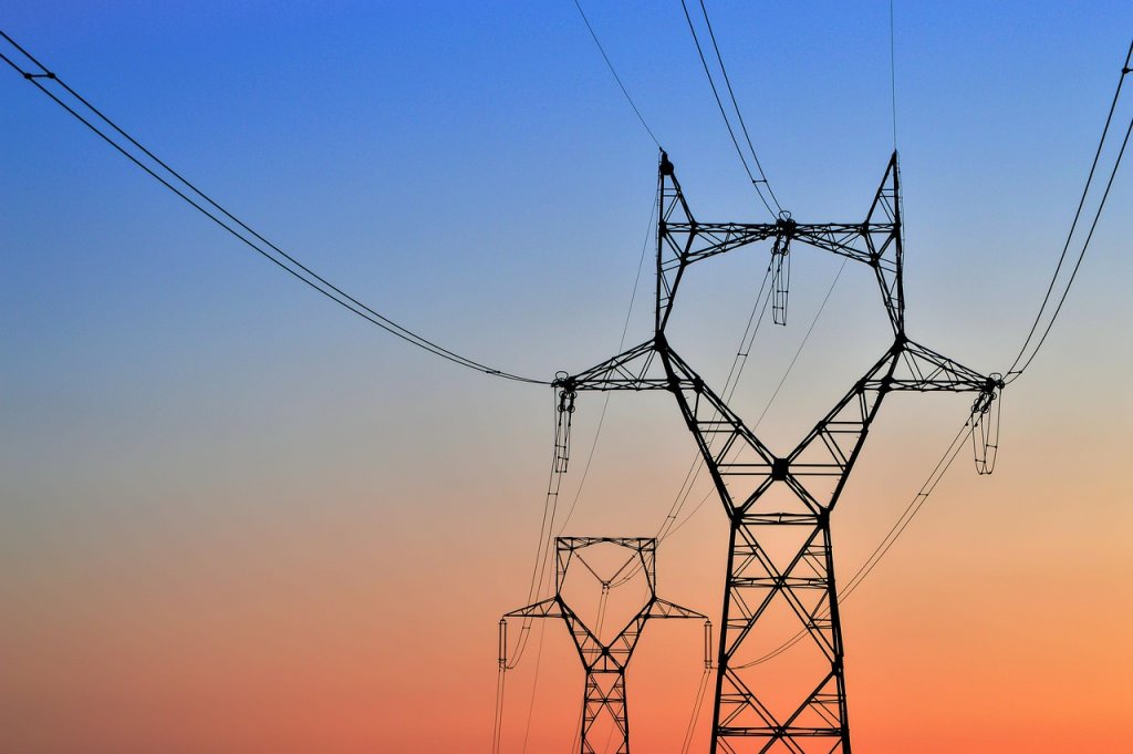 Opt soluții prin care ministrul Energiei vrea să reducă prețurile la energie electrică