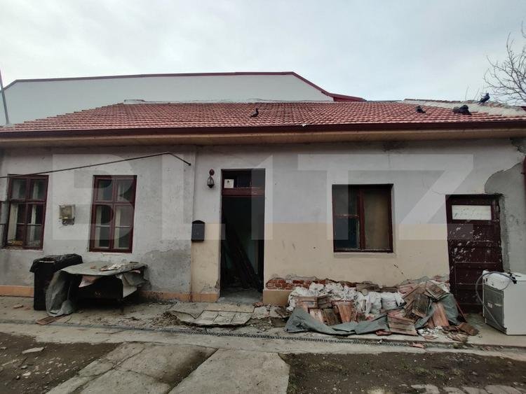 Cu cât se vinde o casă de 39 mp în Cluj-Napoca? Proprietarul spune că e în centru și cere un preț uimitor