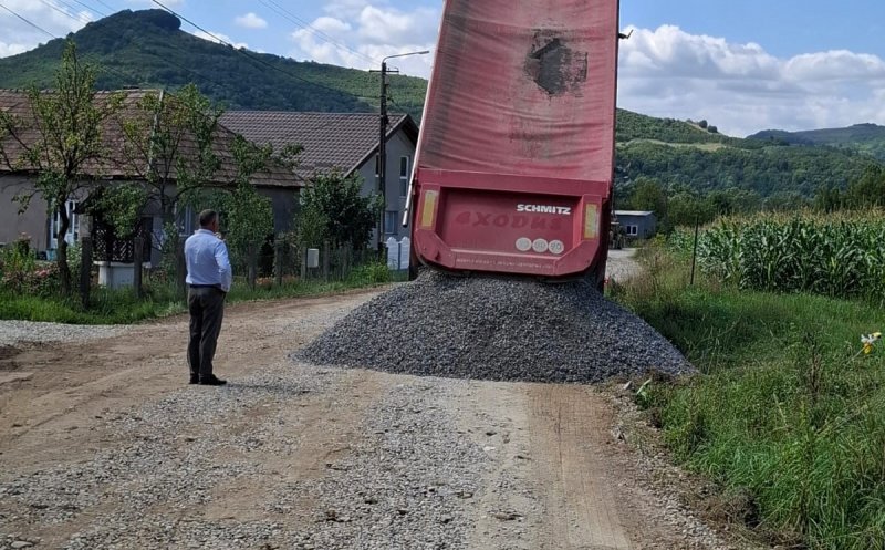 Reparații pe un drum preluat recent de CJ Cluj. Va fi și asfaltat