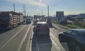 ACCIDENT pe Bulevardul Muncii și mașină cu roțile în sus / ”Cum reușim noi clujenii aceste performanțe"?