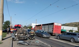 ACCIDENT pe Bulevardul Muncii și mașină cu roțile în sus / ”Cum reușim noi clujenii aceste performanțe"?