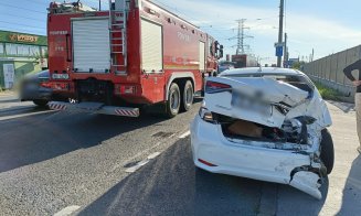 ACCIDENT pe Bulevardul Muncii și mașină cu roțile în sus / ”Cum reușim noi clujenii aceste performanțe"?