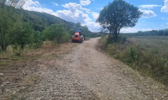 Se repară drumul județean care duce la Monumentul Răscoalei de la Bobâlna