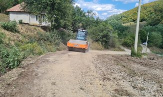 Se repară drumul județean care duce la Monumentul Răscoalei de la Bobâlna