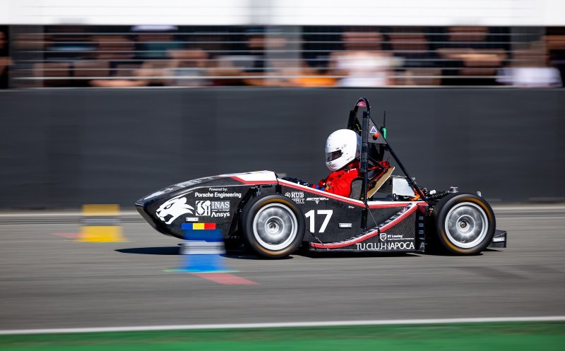 Mașina electrică a studenților de la UTCN, pe faimosul circuit de Formula 1, Hockenheimring, la competiția Formula Student Germania