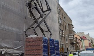 Transformare spectaculoasă a Palatului Administrativ din Cluj: Ferestrele vechi de peste 100 de ani, restaurate cu tehnici speciale
