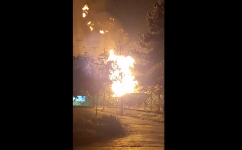 Explozie puternică din cauza unei pungi de gaze descoperită în timpul unor lucrări / S-a format un crater uriaș