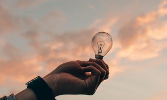 Românii ar putea plăti mai puțin la facturile de curent. Cinci măsuri pentru scăderea prețului energiei electrice