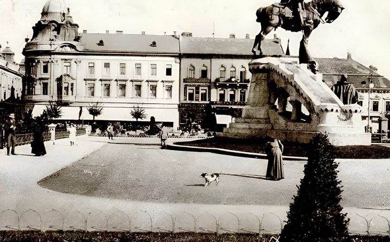 Piaţa Unirii,  în anul 1919