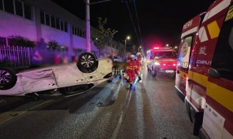 Accident grav lângă Aeroportul Cluj: mașină răsturnată în urma unei coliziuni. Tânăr transportat la spital