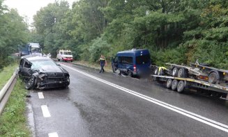 Cum s-a produs accidentul din Cluj în care au fost implicate un autoturism și o autoutilitară cu remorcă / Trei persoane rănite