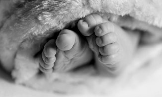 Părinți condamnați pentru omor. Și-au plimbat bebelușul fără scaun special în BMW, provocându-i traumatisme craniene