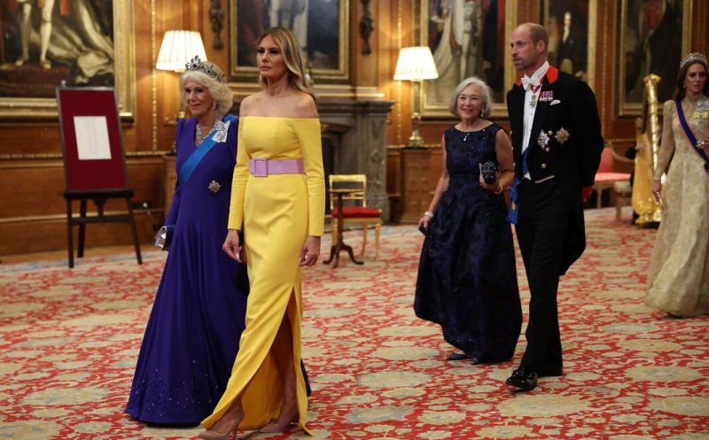 Melania Trump, bombă sexy sau ”hidoasă”, la dineul regal din Marea Britanie? Cu umerii goi, în fața regilor, la Palatul Windsor