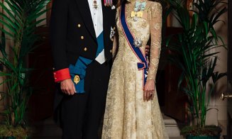 Tiara purtată de Kate Middleton la cina de stat cu Donald Trump, de la Palatul Windsor, moștenită de la prințesa Diana. Singura tiară regală pe care L