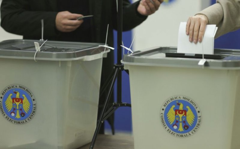 Alegeri istorice la granița României. Generația care poate trimite Rep. Moldova în UE / 2 secții de votare și la Cluj