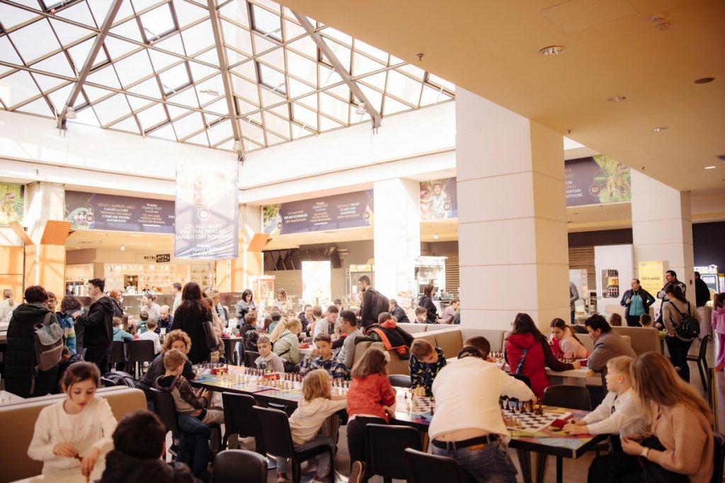 Experiențe unice pentru întreaga familie, la Iulius Mall: șah și expoziție de tarantule și reptile vii