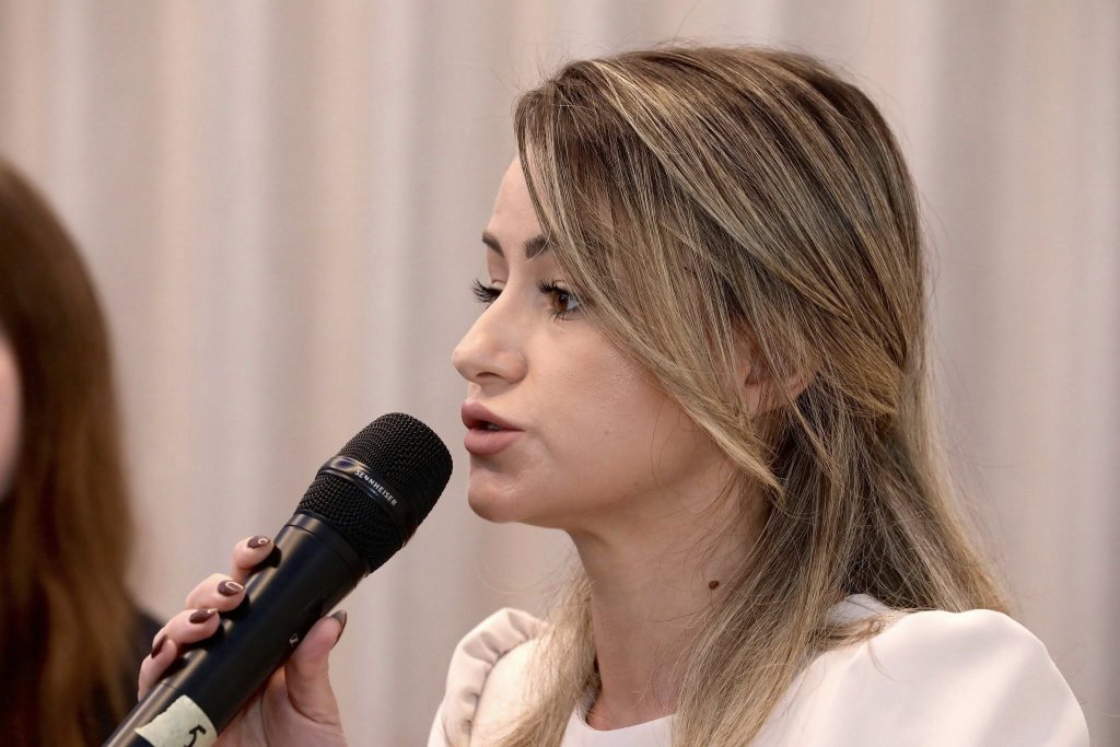 Georgiana Sima, la reuniunea PPE din Spania: „Tinerii au nevoie de locuințe accesibile și adecvate”