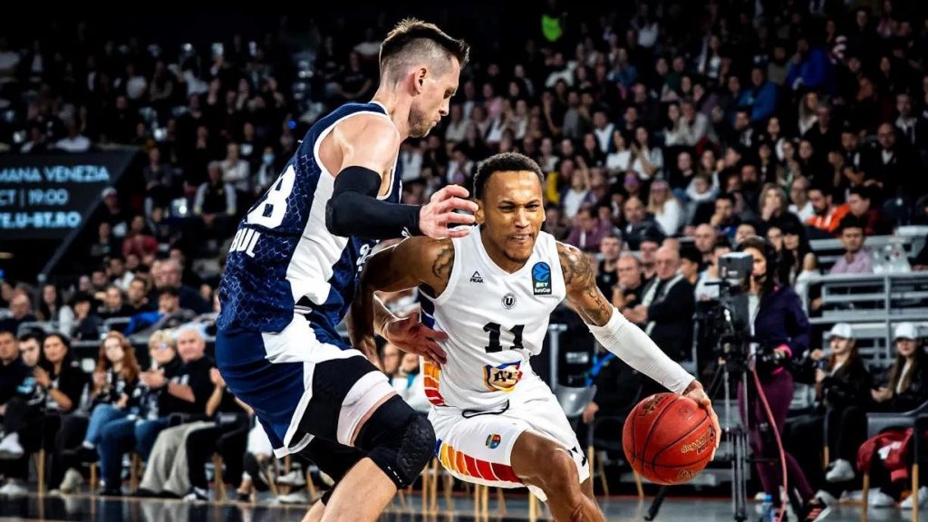 Daron Russell, prima reacție după ce a obținut cetățenia română: "Sunt onorat și nerăbdător să reprezint țara"