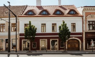 O bijuterie renascentistă din centrul Clujului caută cumpărător. Palatul are 48 de încăperi și 16 băi