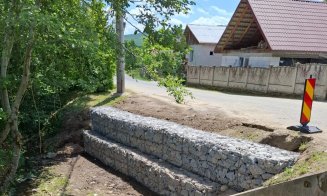 Asfaltări și lucrări de întreținere pe drumul ce duce spre Mănăstirea Cășiel