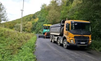 Asfaltări și lucrări de întreținere pe drumul ce duce spre Mănăstirea Cășiel