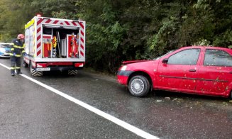 Accident pe un drum din Cluj: o mașină s-a răsturnat